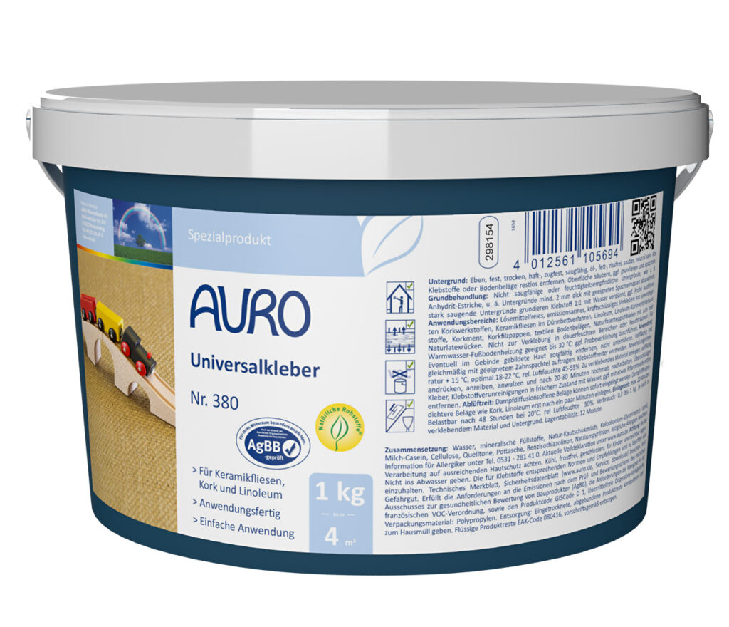 AURO Pflanzenchemie Universalkleber (1 kg) ist ein vielseitiger Klebstoff auf Pflanzenbasis für Böden und mehr. Der Behälter mit deutschem Etikett enthält Anwendungshinweise und das Bild einer Rolle, die den Kleber auf den Boden aufträgt.