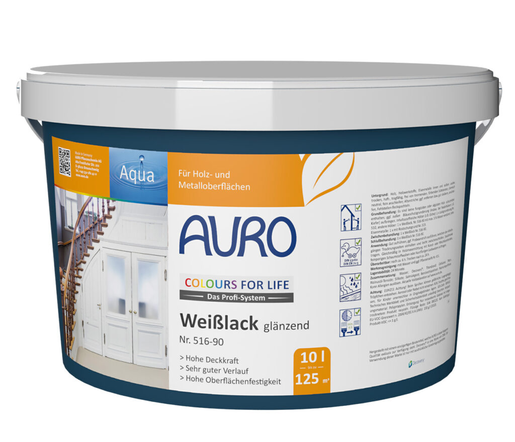 AURO COLOURS FOR LIFE Weißlack, glänzend: Langlebiger blau-weißer Lack für Holz und Metall. Umweltfreundliches, hochglänzendes Finish mit einfacher Anwendung – ideal für Treppen und mehr.