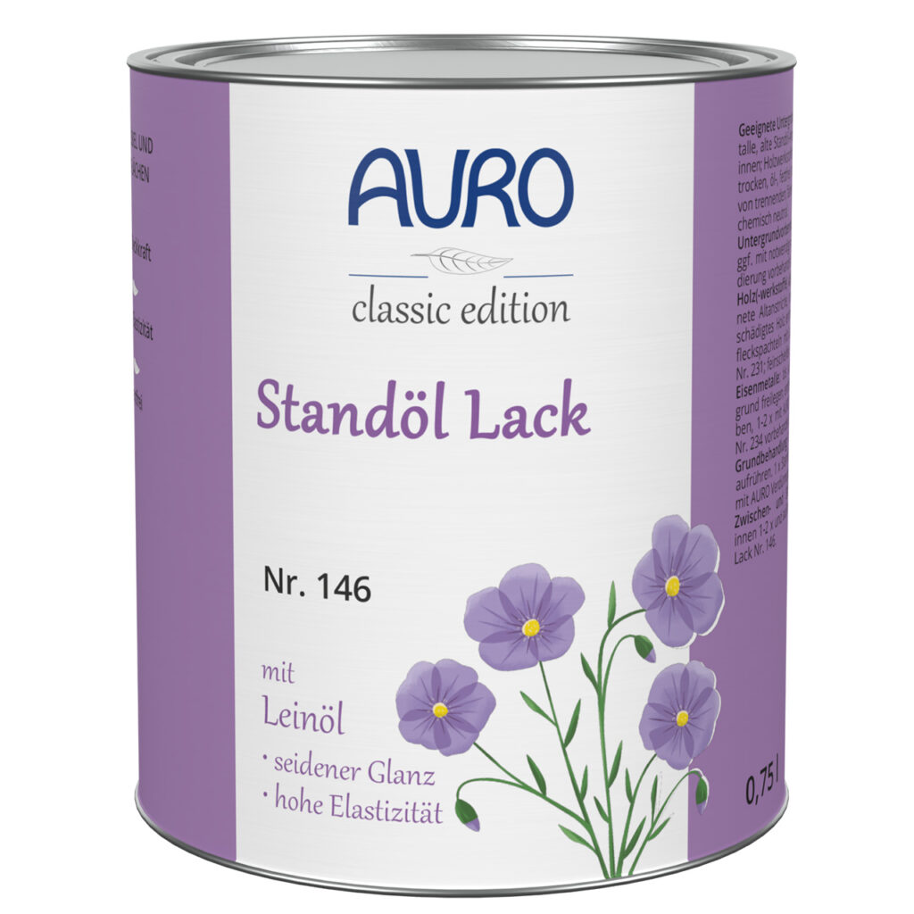 AURO Pflanzenchemie Standöl-Lack ist ein seidenglänzender Lack auf Leinölbasis. Seine elastische Formel bietet dauerhaften, hochwertigen Schutz – abgerundet durch ein floral inspiriertes lila Etikett.