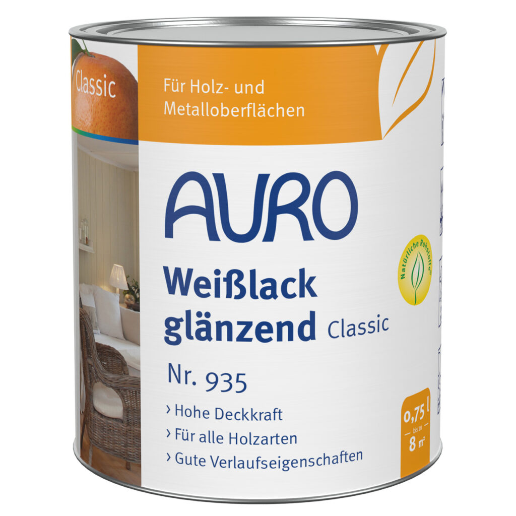 AURO Pflanzenchemie Weißlack, glänzend: Klassischer Weißlack mit umweltfreundlicher Formel. Ideal für Holz- und Metalloberflächen. Mit weiß-orangem Etikett und blauen Nachhaltigkeitssymbolen.