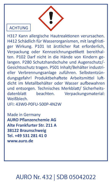 Ein deutsches Sicherheitsetikett mit Gefahrensymbol warnt vor Hautallergien und Umweltschäden. Detaillierte Anweisungen und Kontaktinformationen der AURO Pflanzenchemie AG, einschließlich Adresse, Telefonnummer und Produktdetails, werden angezeigt.