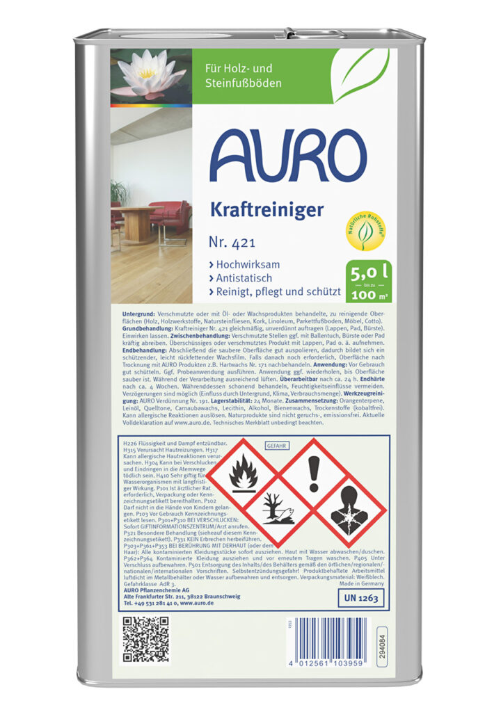 AURO Kraftreiniger im 5-Liter-Metallbehälter reinigt effektiv Holz- und Steinböden. Gefahrensymbole, einfache Anwendungshinweise und eine klare Füllmengenkennzeichnung sorgen für eine sichere und effiziente Bodenpflege.