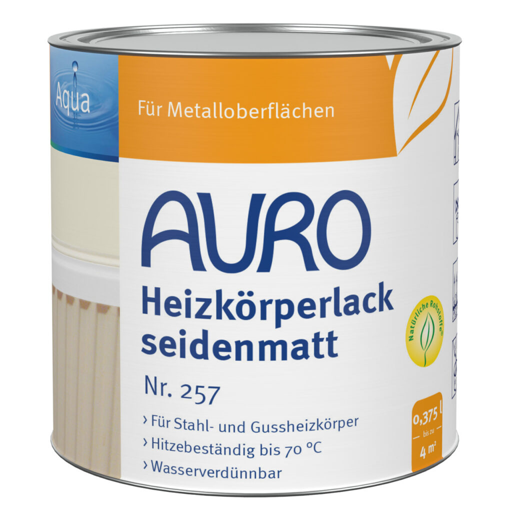 AURO Pflanzenchemie Heizkörperlack, seidenmatt weiß: wasserverdünnbarer Heizkörperlack für Stahl und Gusseisen, hitzebeständig bis 70 °C. In der weißen Dose mit orangen und blauen Akzenten.