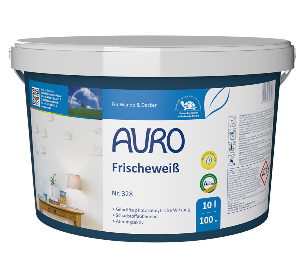 AURO Pflanzenchemie Frischeweiß ist eine hochwertige weiße Wand- und Deckenfarbe im blau-weißen Eimer. Sie überzeugt durch umweltfreundliche Inhaltsstoffe, einfache Anwendung und ein frisches, strahlendes Ergebnis. Ideal für moderne Wohnräume.