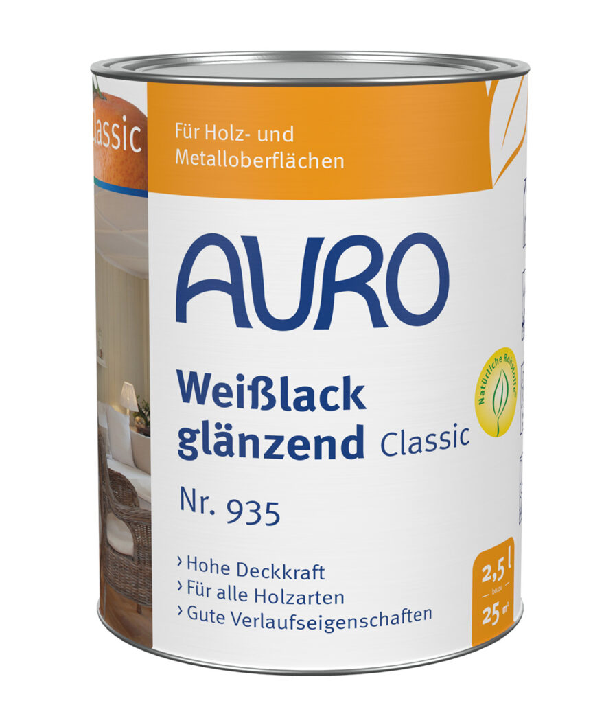 2,5 l AURO Pflanzenchemie Weißlack, glänzender Weißlack für Holz und Metall. Öko-zertifiziert, geruchsarm; ikonisches gelbes Etikett mit deutschen Details. Ideal für ein langlebiges, brillantes Finish.