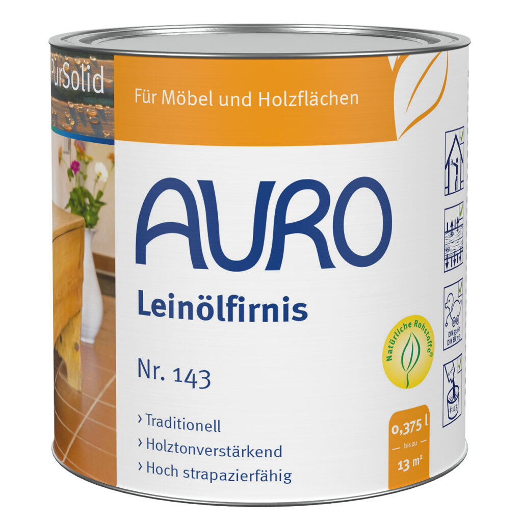 AURO Pflanzenchemie Leinölfirnis ist ein natürliches Ölfinish für Möbel und Holzoberflächen. Mit leicht verständlichen Symbolen bietet es zuverlässigen Schutz und unterstreicht die Schönheit des Holzes mit einem weißen Etikett mit blauen und orangen Akzen