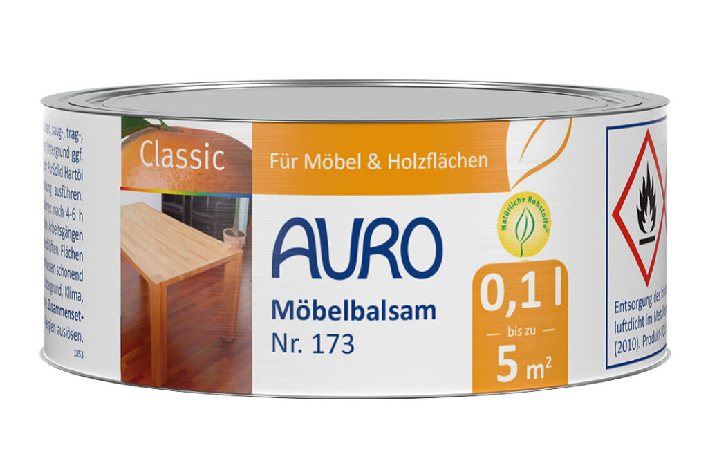 AURO Möbelbalsam Classic pflegt Holzoberflächen mit natürlichen Wachsen. Eine 0,1-Liter-Dose reicht für bis zu 5 m². Umweltfreundlich, sicher und ideal zur natürlichen Pflege und zum Schutz Ihrer Möbel.