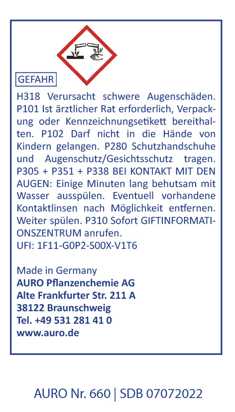 Deutsches Warnschild für Chemikalien mit Gefahrensymbol, Text mit detaillierten Angaben zum Risiko von Augenschäden, Sicherheitsratschlägen und Kontaktinformationen der AURO Pflanzenchemie AG in Braunschweig, Deutschland, einschließlich Adresse, Telefonnu