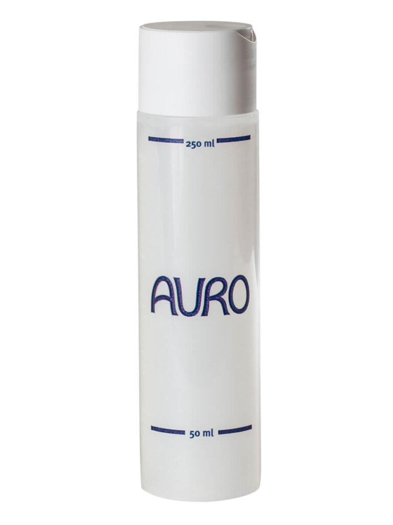 Weißer AURO Pflanzenchemie 0,25L Dosierspender für Starterset Nr. 473-01. Robuster Kunststoff mit blauer Schrift, Messmarkierungen (50ml/250ml) und praktischem weißen Klappdeckel.