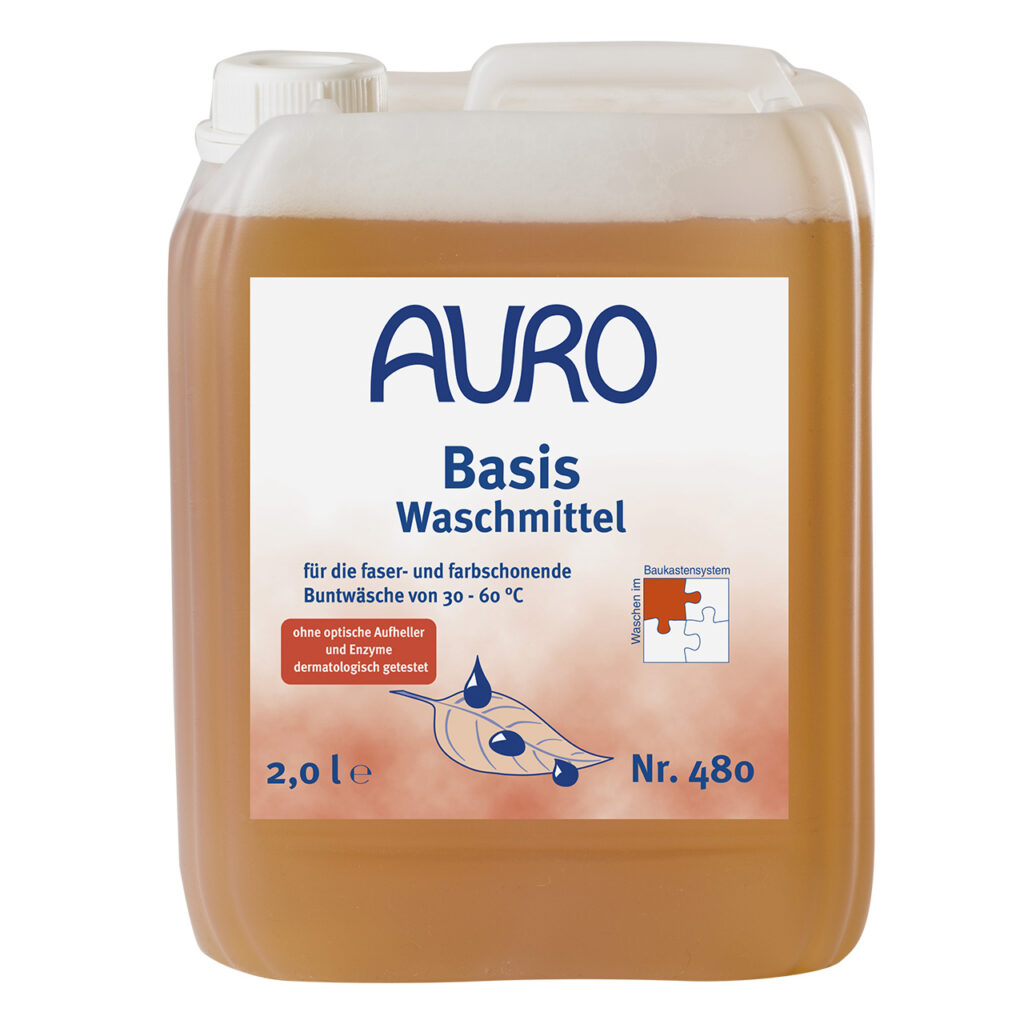 AURO Basis-Waschmittel (2L) reinigt und pflegt schonend Fasern und Farben. Leicht dosierbarer weißer Verschluss mit blau/roter Waschanleitung und Tropfengrafik. Die pflanzliche Formel sorgt für natürlich frische Wäsche.
