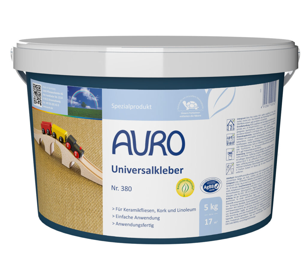 5 kg Eimer AURO Pflanzenchemie Universalkleber (Spezialprodukte) in weiß und blau mit deutscher Beschriftung, darunter eine Spielzeugeisenbahn auf einer Brücke. Umweltfreundlicher Universalkleber für vielfältige Anwendungen.