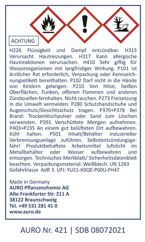 Ein deutschsprachiges Chemikalienkennzeichen mit Warnsymbolen für Entzündlichkeit, Gesundheitsgefahr und Umweltgefahr, ausführlichen Sicherheitshinweisen und Firmenkontaktinformationen der AURO Pflanzenchemie AG.