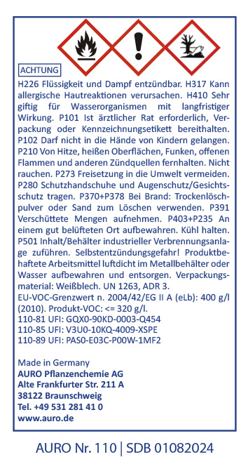 Warnhinweisschild mit Gefahrensymbolen für entzündlich, gesundheitsschädlich und umweltgefährdend. Enthält Sicherheitshinweise, Firmenkontakt und Produktdetails. Gedruckt auf weißem Hintergrund mit blauem Text.